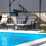 Sunny Sky - Pool & Parking - Βόντιτσε