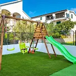 Apartman Sunny Sky - Pool & Parking - *
