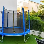 Sunny Sky - Pool & Parking - Apartment
