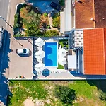 Apartman Sunny Sky - Pool & Parking - Vodice