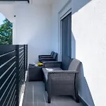 Sunny Sky - Pool & Parking - *