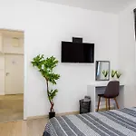 Sunny Sky - Pool & Parking - Apartment