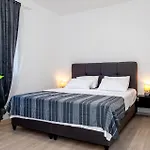 Apartman Sunny Sky - Pool & Parking -