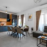 Apartment Sunny Sky - Pool & Parking - Vodice