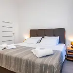 Apartment Sunny Sky - Pool & Parking -