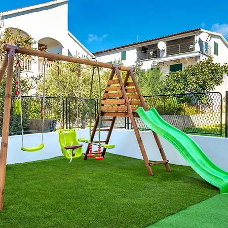 Apartment Sunny Sky - Pool & Parking - *