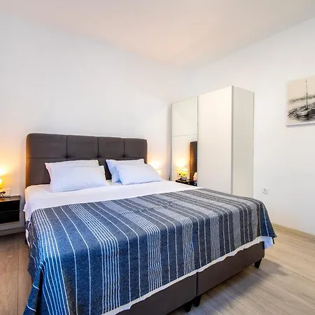 Sunny Sky - Pool & Parking - Apartment Vodice