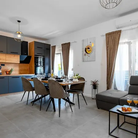 Appartement Sunny Sky - Pool & Parking - Vodice