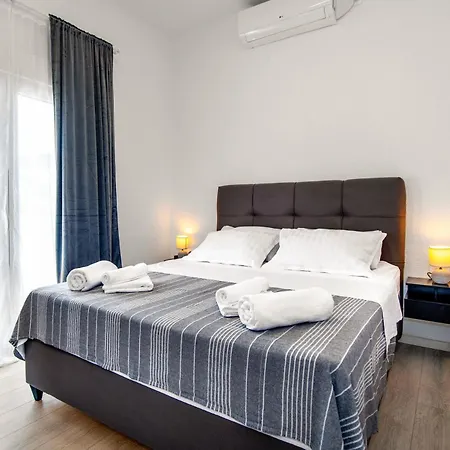 Sunny Sky - Pool & Parking -