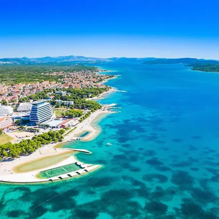 Sunny Sky - Pool & Parking - Appartement *