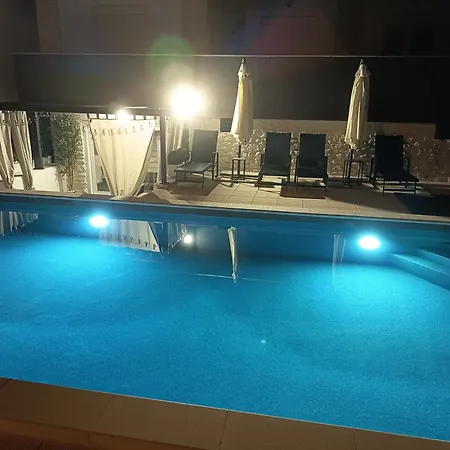 Sunny Sky - Pool & Parking - *