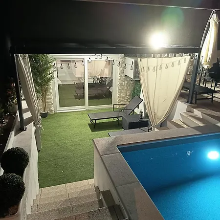 Sunny Sky - Pool & Parking - * Βόντιτσε