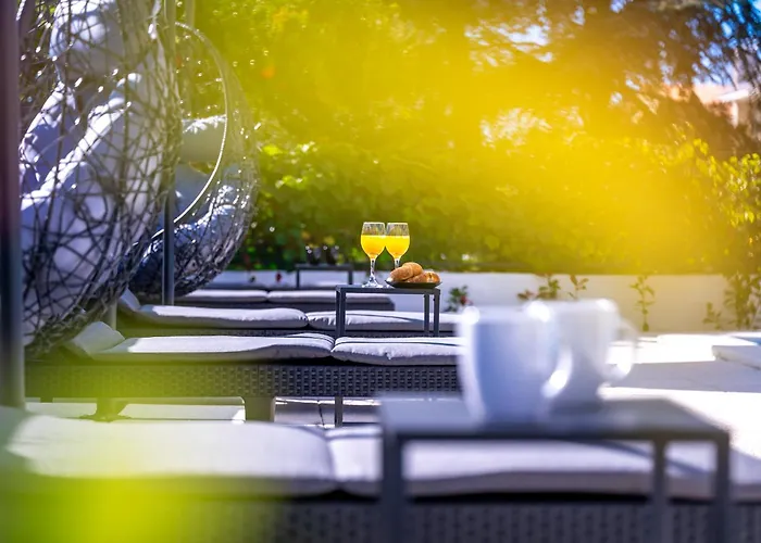 Sunny Sky - Pool & Parking - Appartement