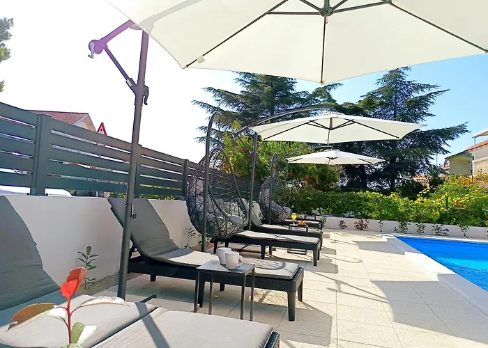 Sunny Sky - Pool & Parking - Appartement *