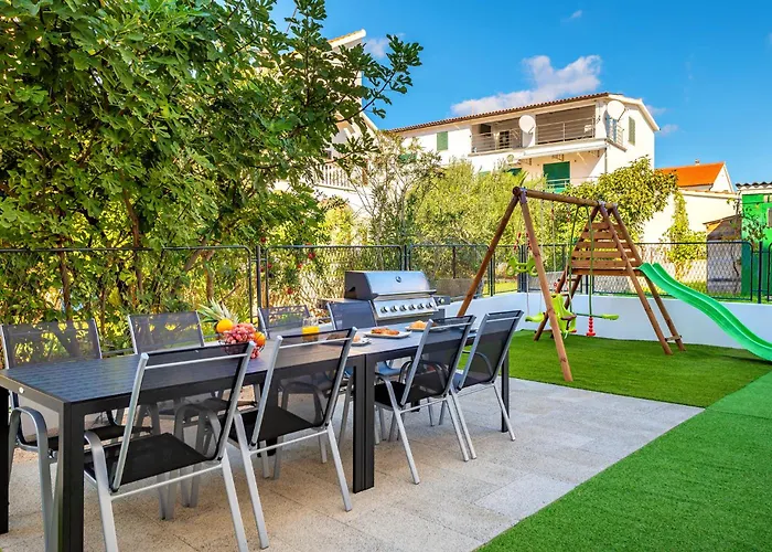 Sunny Sky - Pool & Parking - Appartement Vodice