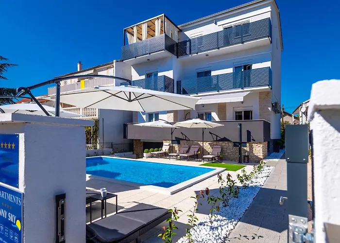 Appartement Sunny Sky - Pool & Parking - *