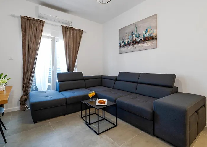 Sunny Sky - Pool & Parking - Appartement