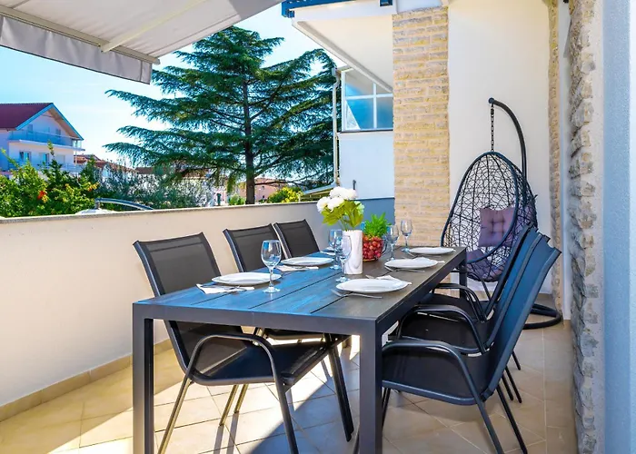 Sunny Sky - Pool & Parking - Appartement