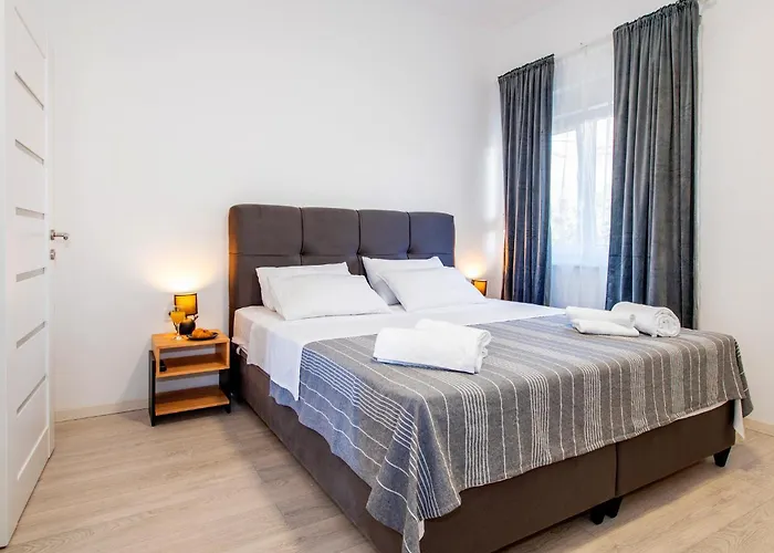 Sunny Sky - Pool & Parking - Appartement *