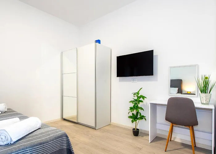 Sunny Sky - Pool & Parking -